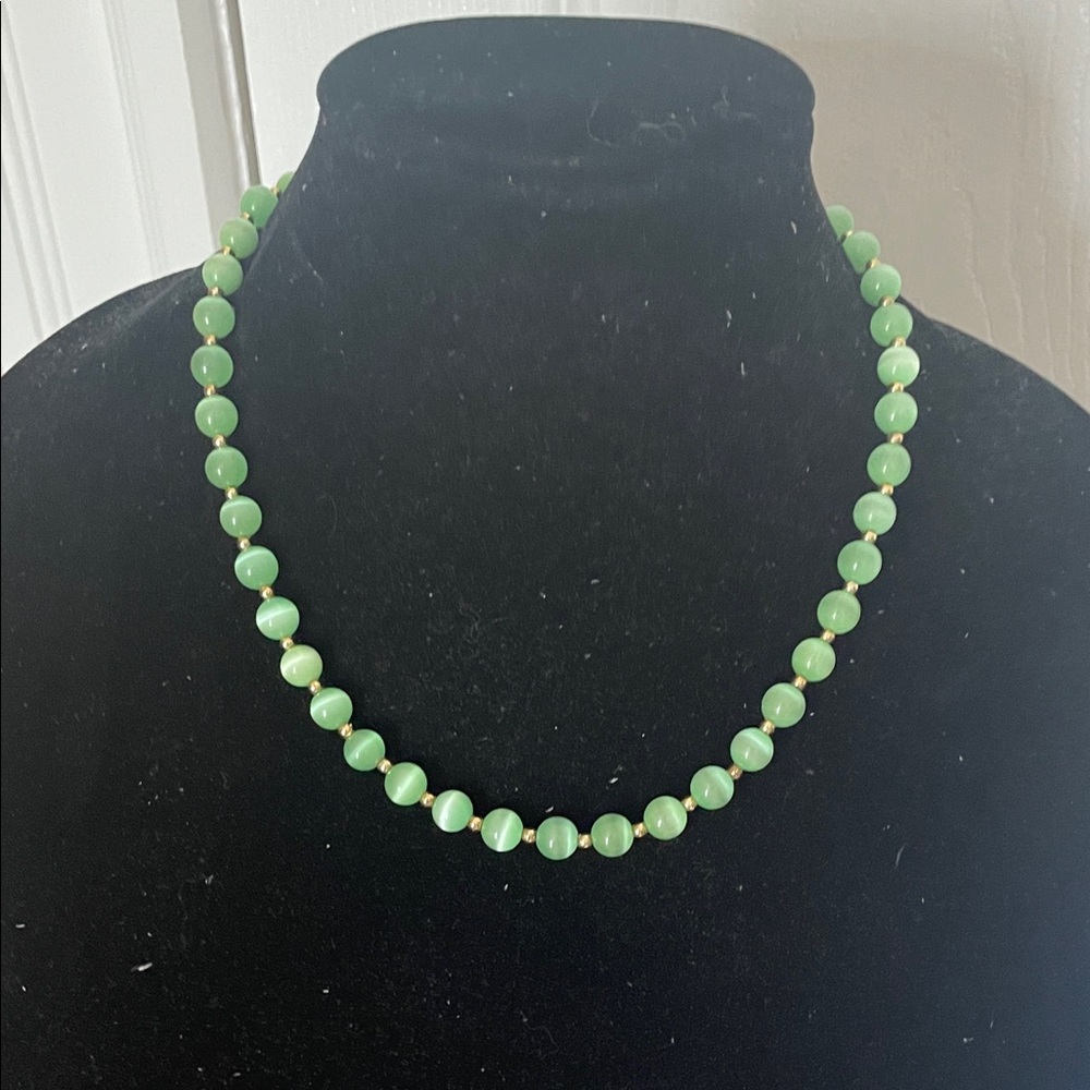 Cats eye Green Beaded Women's Necklace -